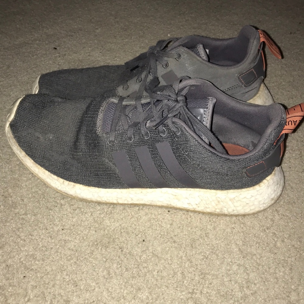 Adidas NMD R2 Grey